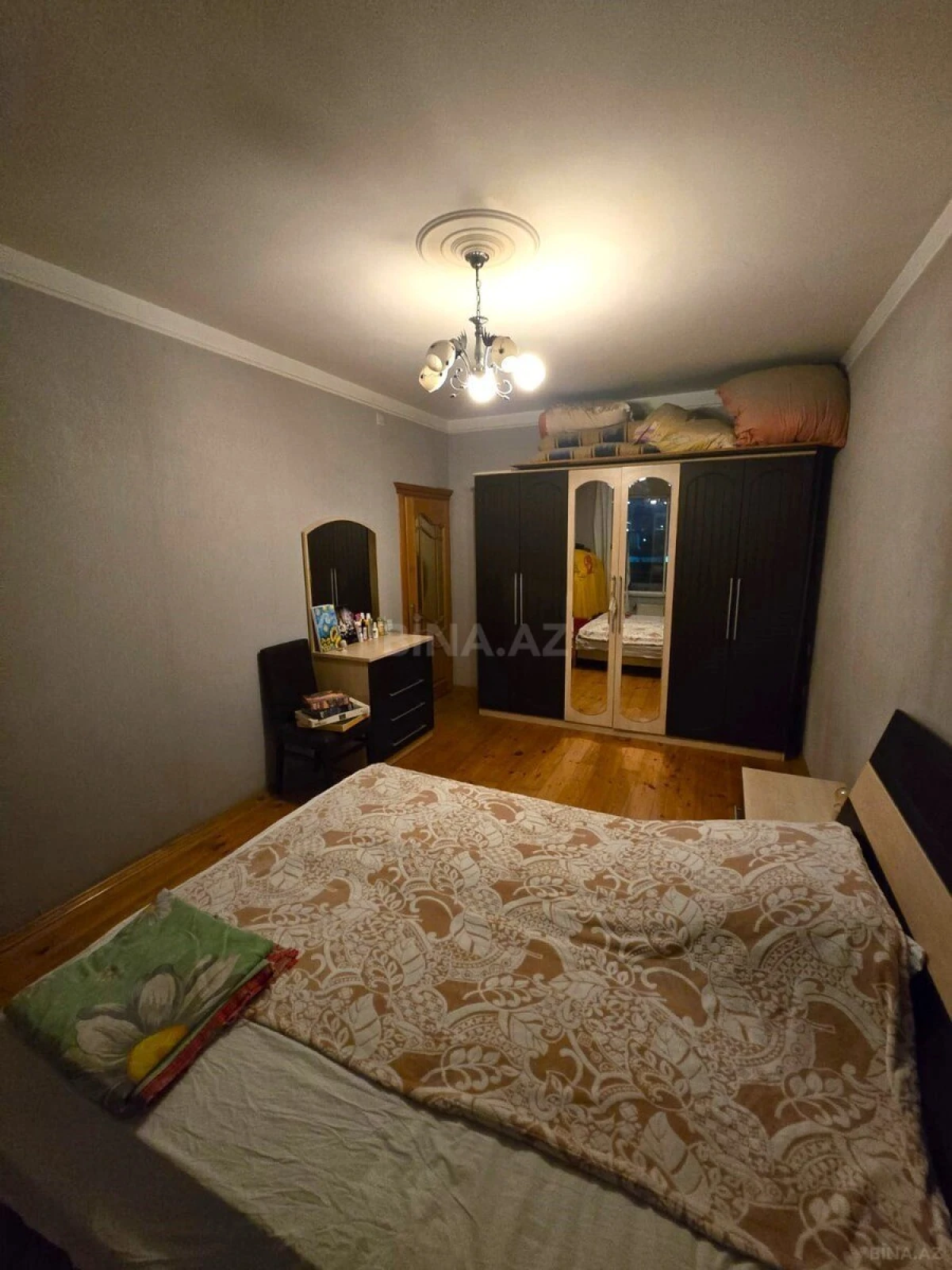 Satılır 4 otaqlı mənzil 110 m²