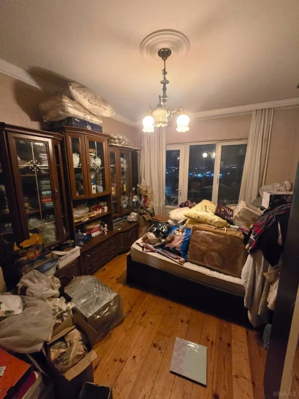 Satılır 4 otaqlı mənzil 110 m²