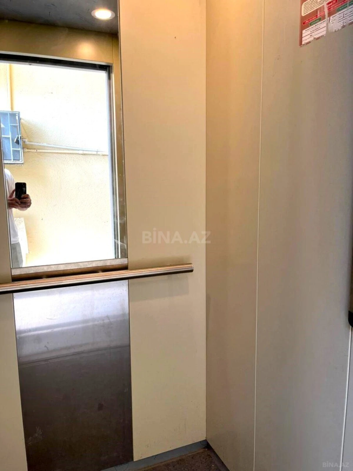 Satılır 4 otaqlı mənzil 110 m²