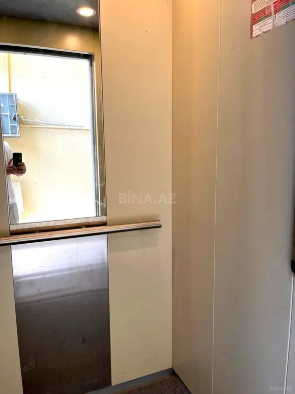 Satılır 4 otaqlı mənzil 110 m²