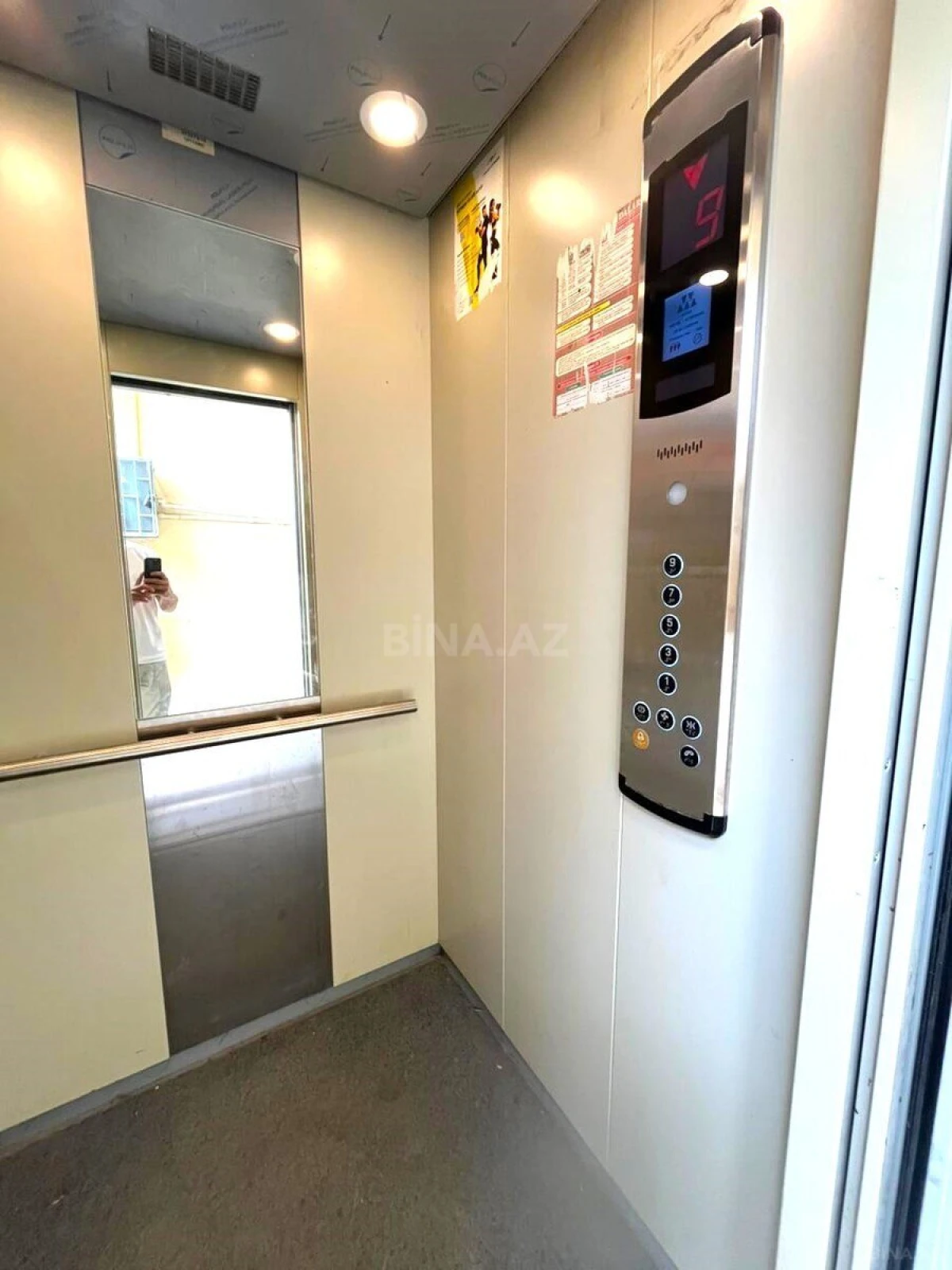 Satılır 4 otaqlı mənzil 110 m²