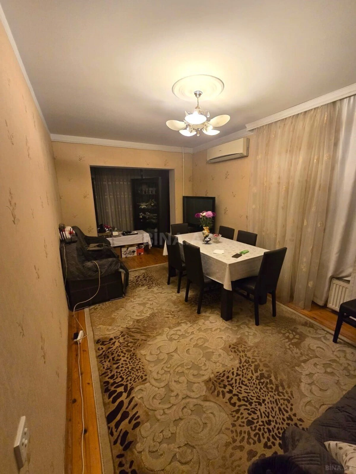 Satılır 4 otaqlı mənzil 110 m²
