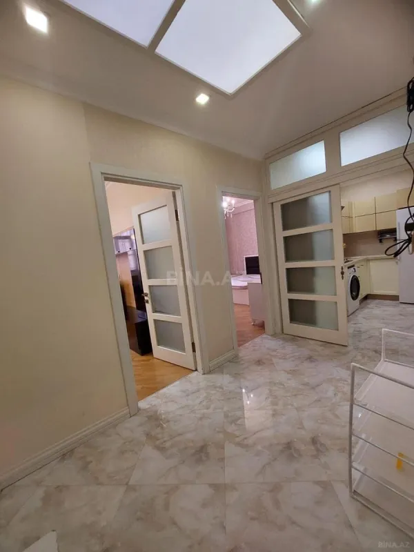 Kirayə verilir 2 otaqlı mənzil 70 m²