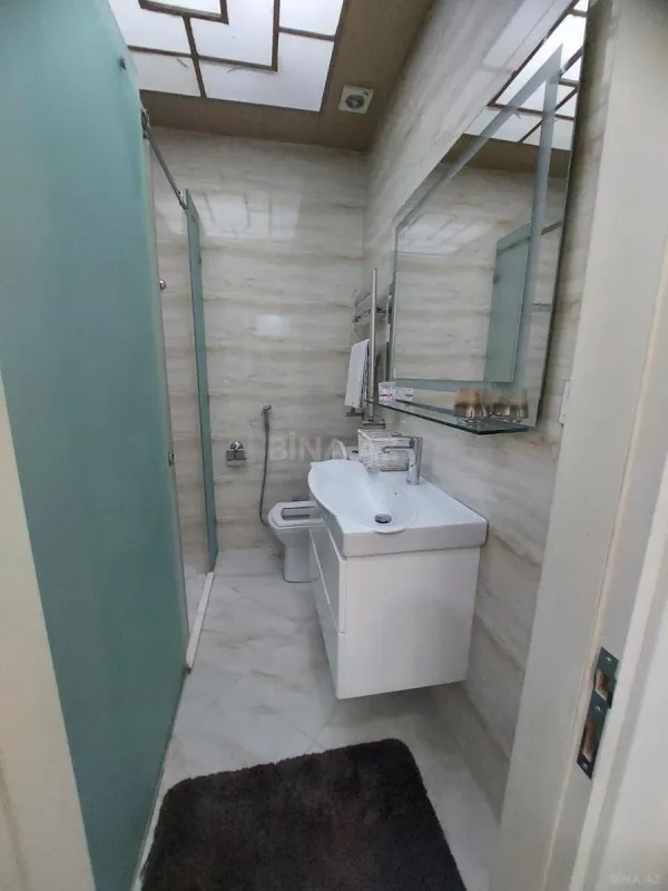 Kirayə verilir 2 otaqlı mənzil 70 m²