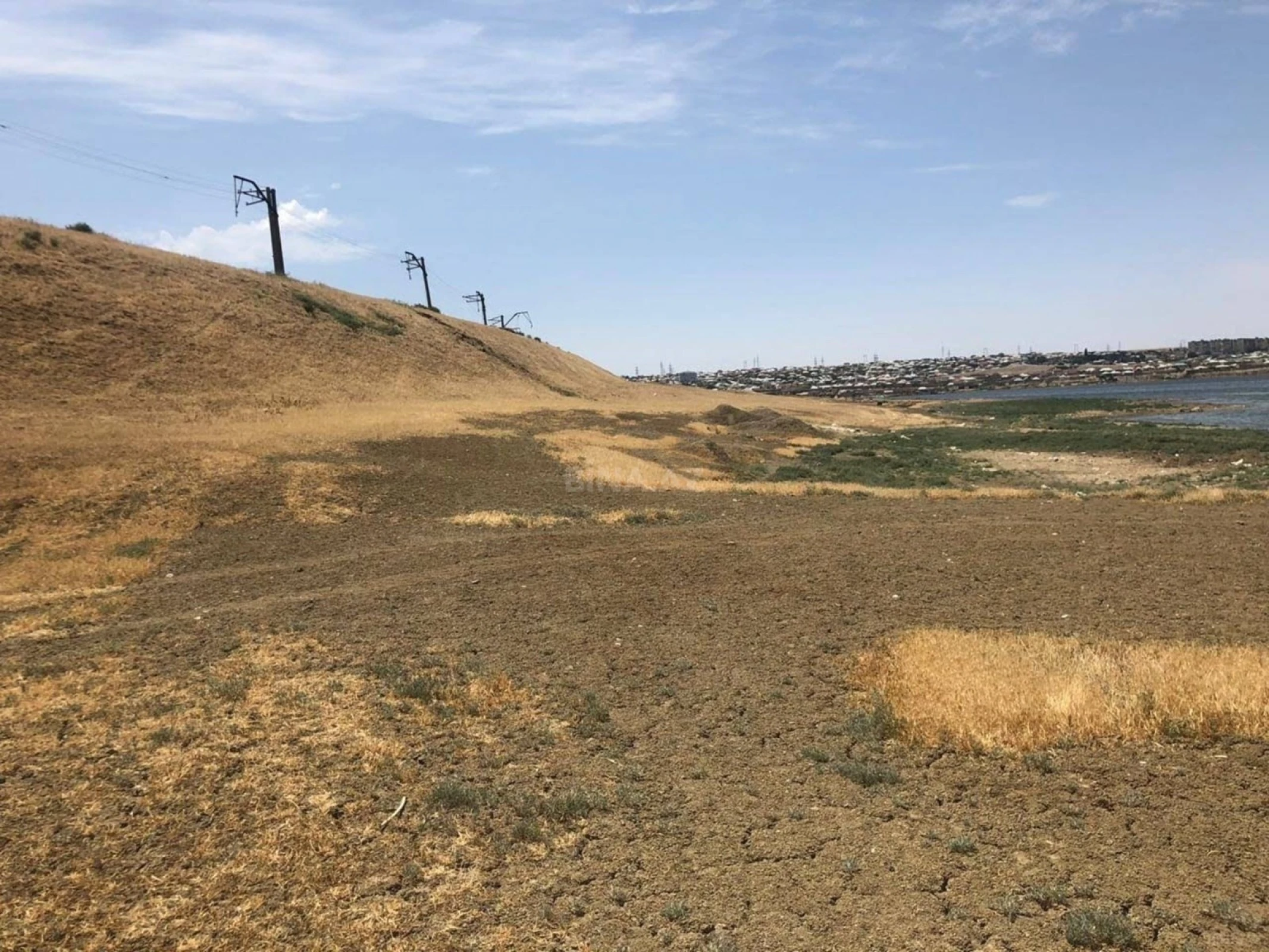 Satılır torpaq sahəsi 200 m²