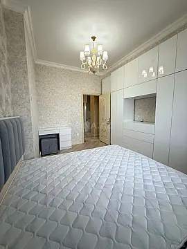 Kirayə verilir 2 otaqlı mənzil 75 m²