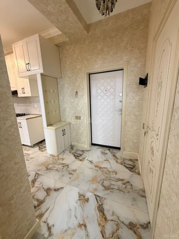 Kirayə verilir 2 otaqlı mənzil 75 m²