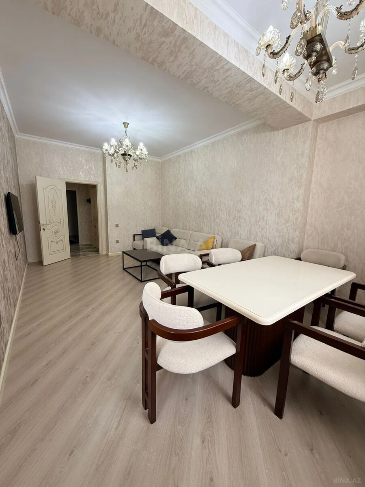 Kirayə verilir 2 otaqlı mənzil 75 m²