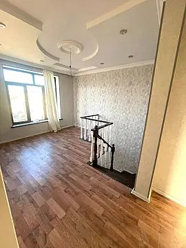 Satılır 4 otaqlı həyət evi 190 m²