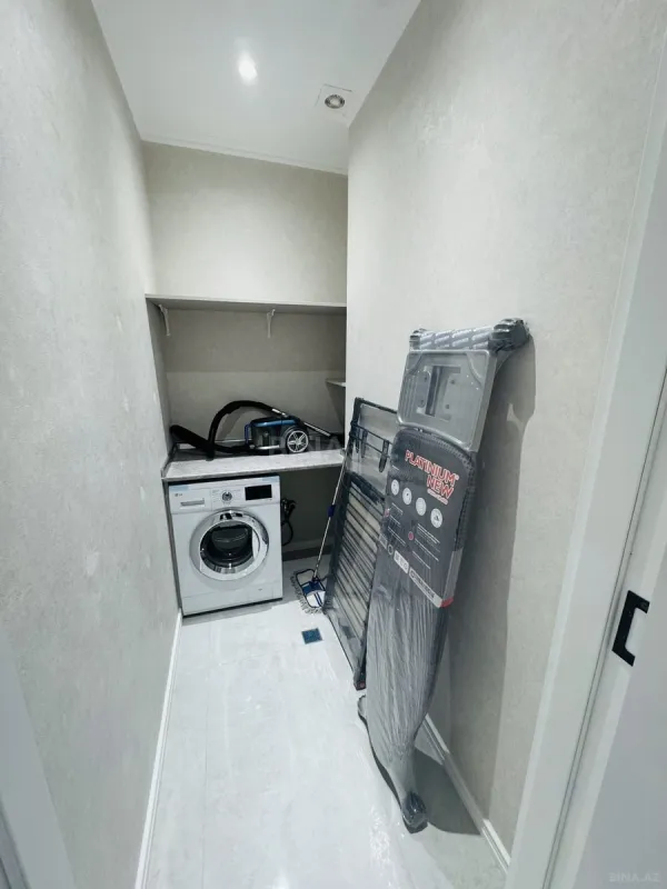 Kirayə verilir 2 otaqlı mənzil 108 m²