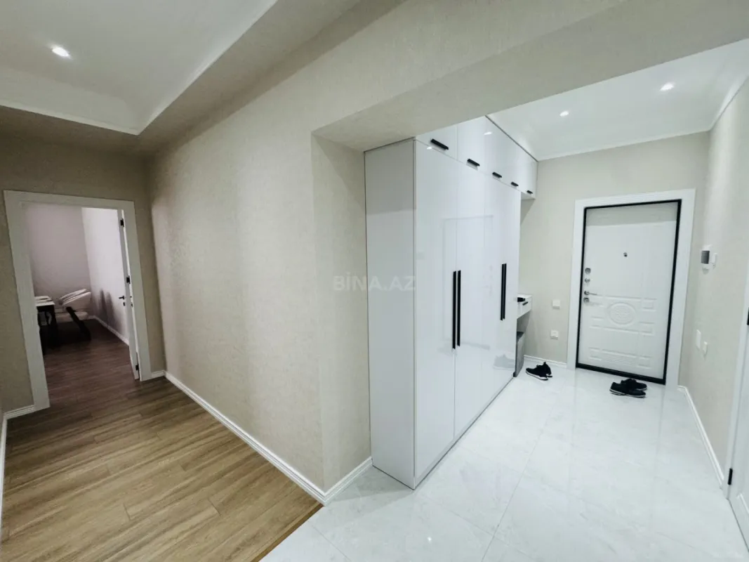 Kirayə verilir 2 otaqlı mənzil 108 m²