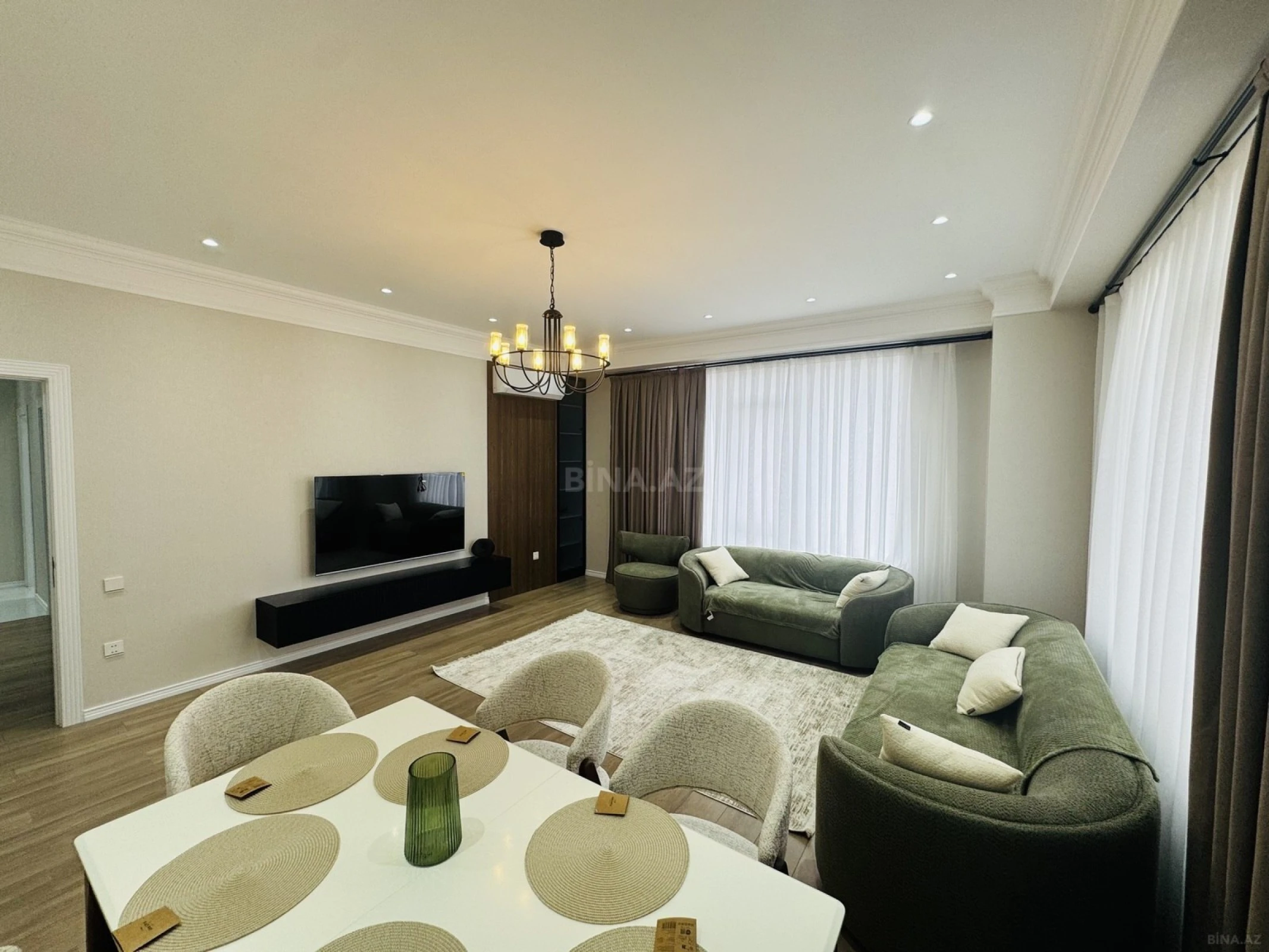 Kirayə verilir 2 otaqlı mənzil 108 m²