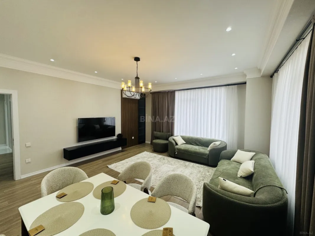 Kirayə verilir 2 otaqlı mənzil 108 m²