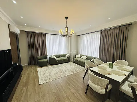 Kirayə verilir 2 otaqlı mənzil 108 m²