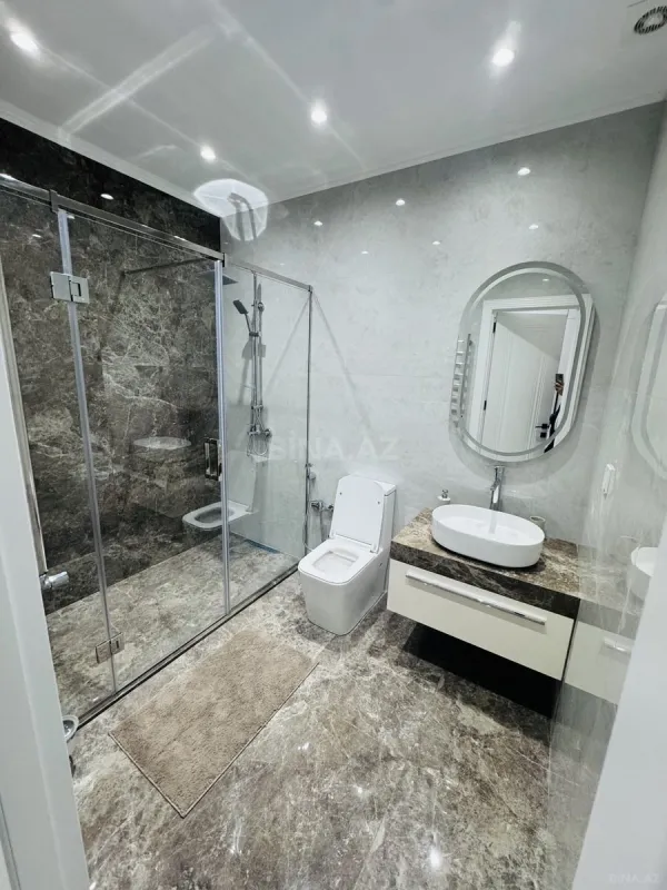 Kirayə verilir 2 otaqlı mənzil 108 m²