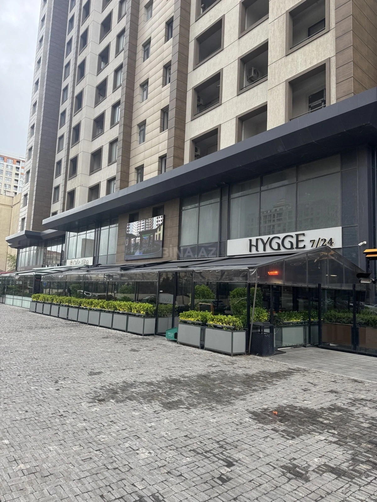 Kirayə verilir 2 otaqlı mənzil 108 m²