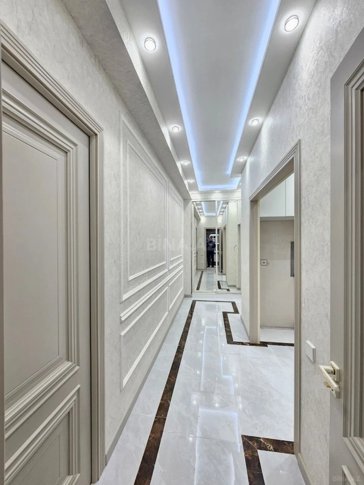 Satılır 2 otaqlı mənzil 63 m²