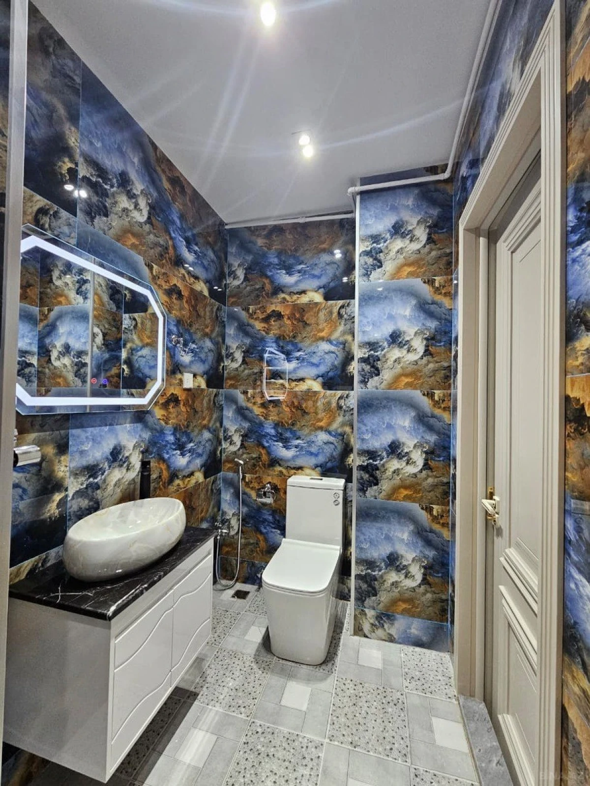 Satılır 2 otaqlı mənzil 63 m²