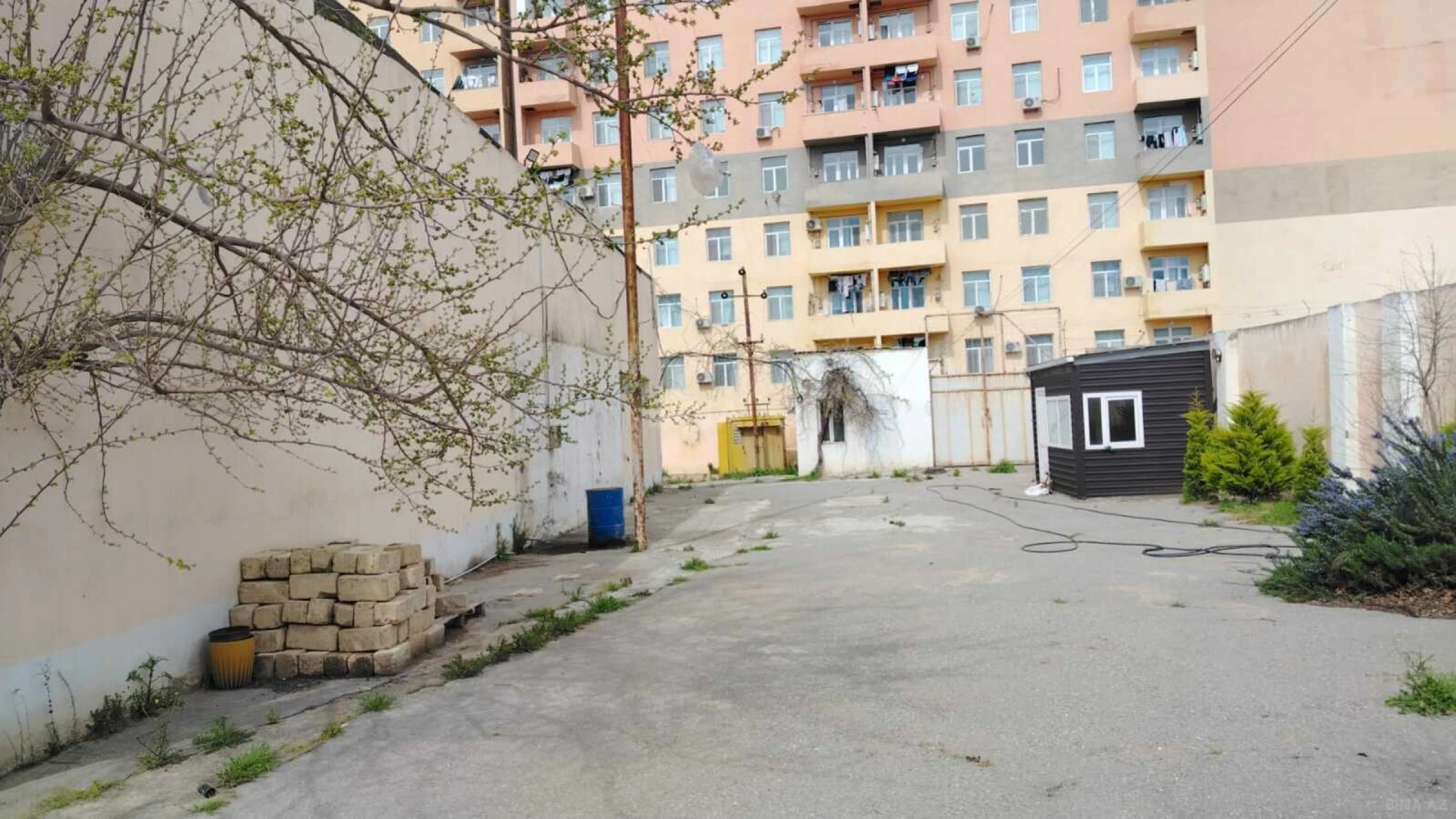 Kirayə verilir obyekt 2000 m²