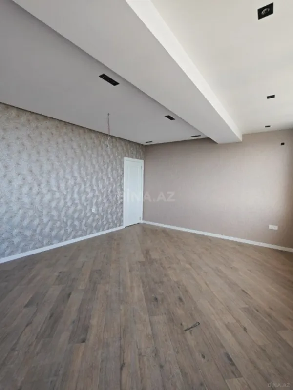 Satılır 3 otaqlı mənzil 137 m²