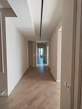 Satılır 3 otaqlı mənzil 137 m²