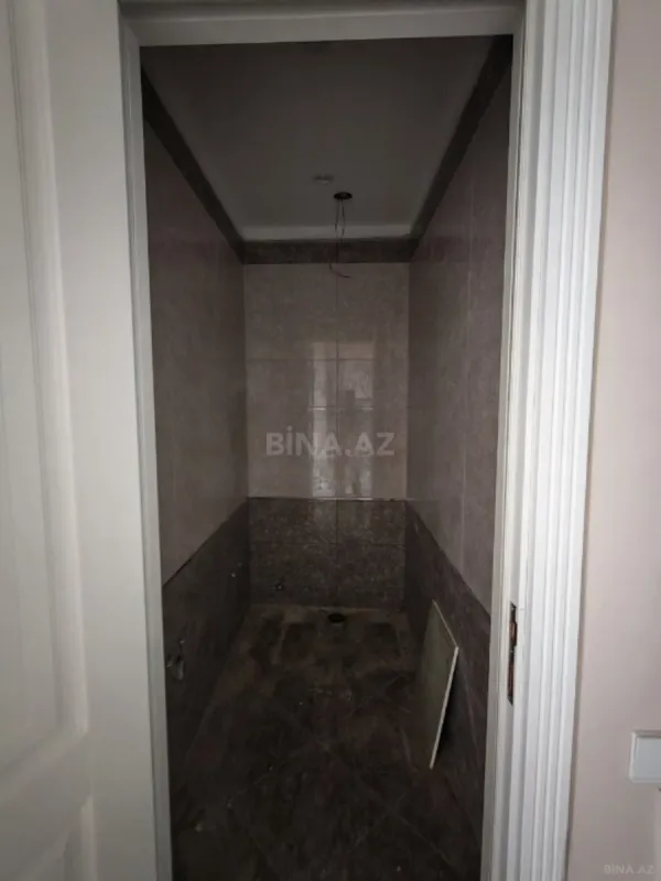 Satılır 3 otaqlı mənzil 137 m²