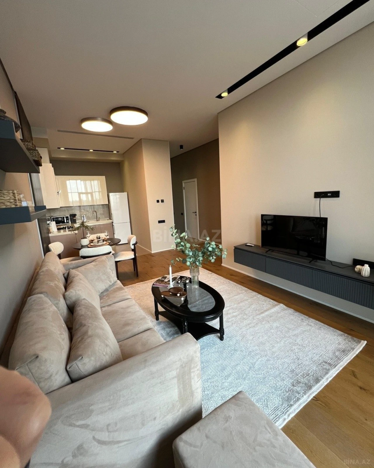 Kirayə verilir 2 otaqlı mənzil 72 m²