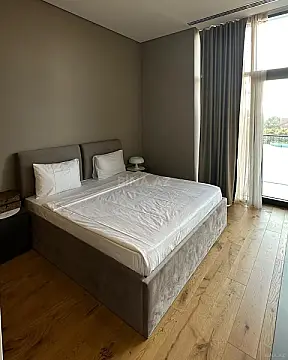 Kirayə verilir 2 otaqlı mənzil 72 m²