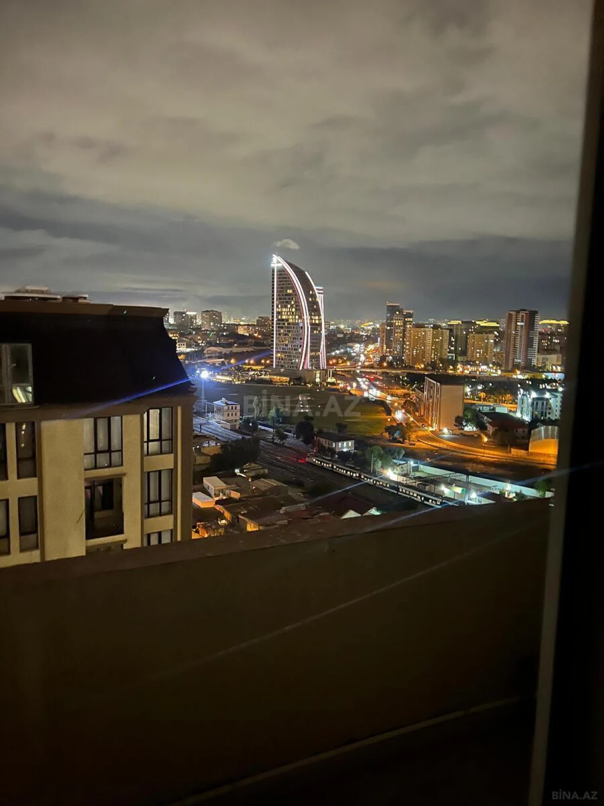 Kirayə verilir 3 otaqlı mənzil 120 m²