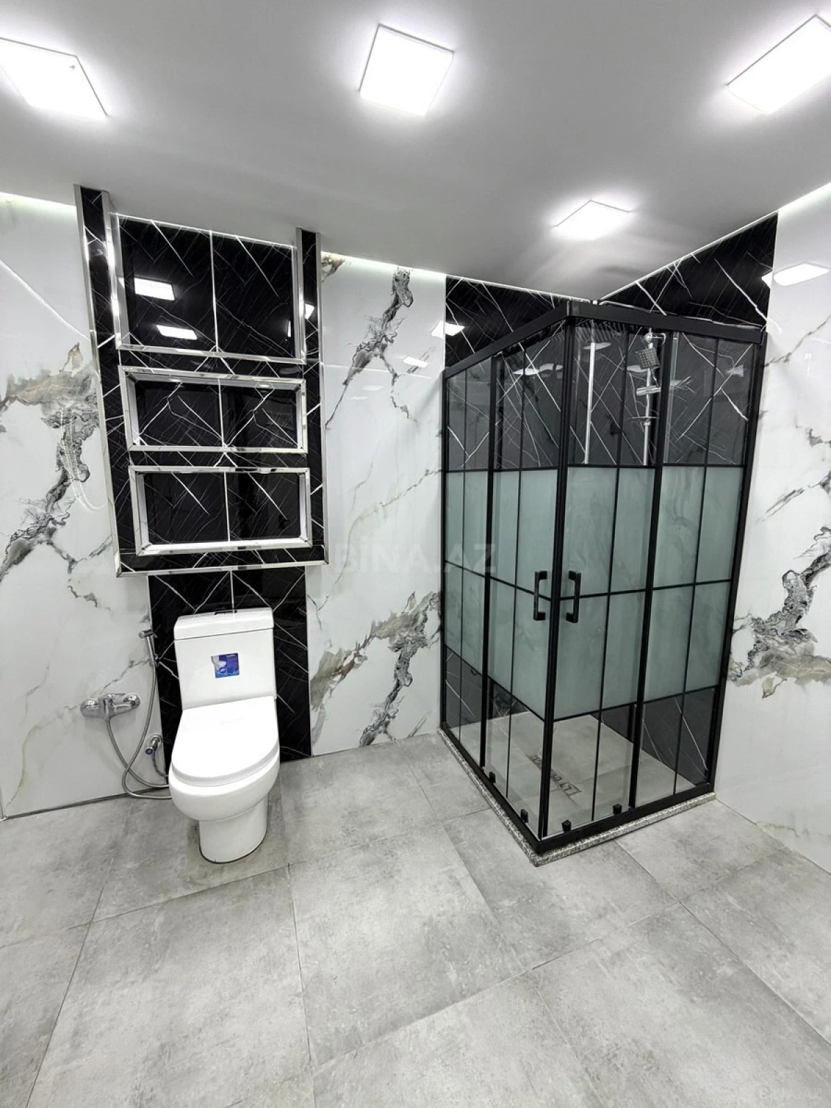 Satılır 2 otaqlı mənzil 65 m²