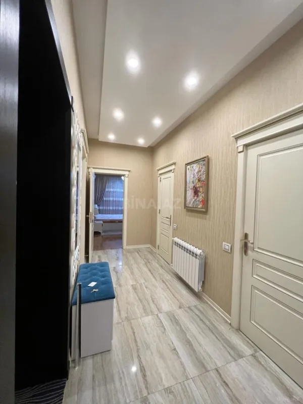 Satılır 2 otaqlı mənzil 104 m²