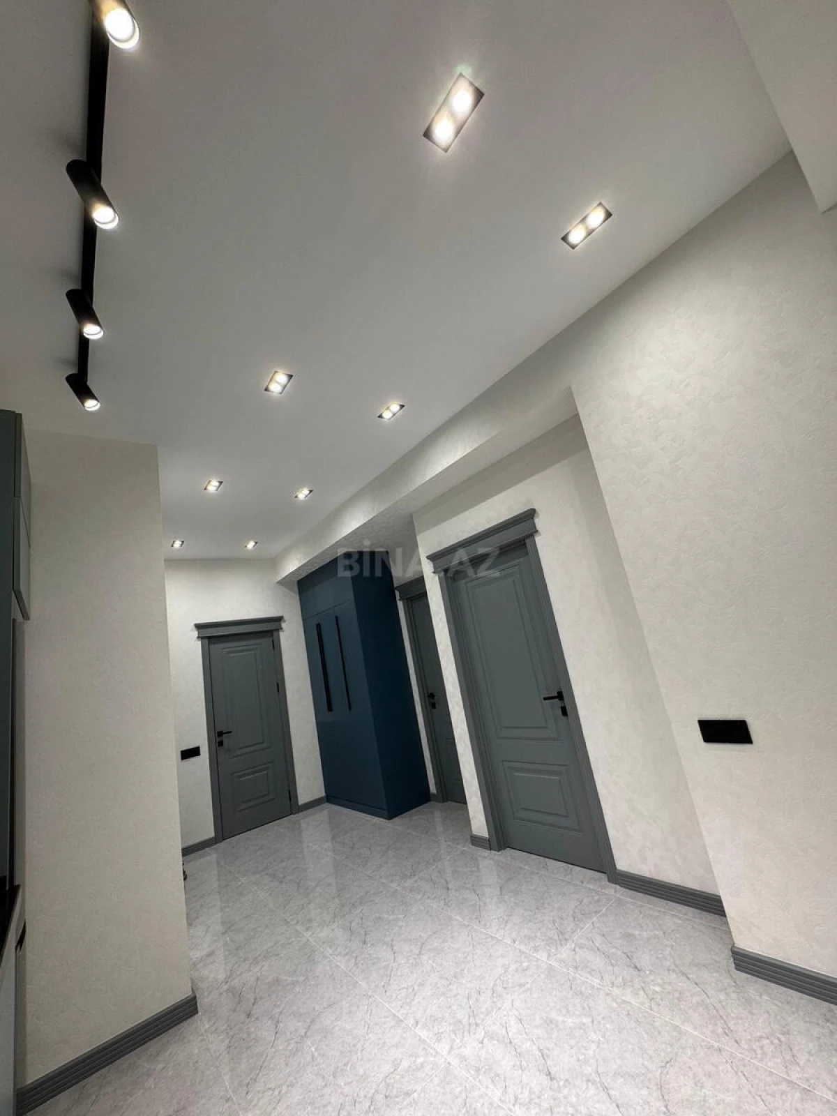 Satılır 2 otaqlı mənzil 68 m²