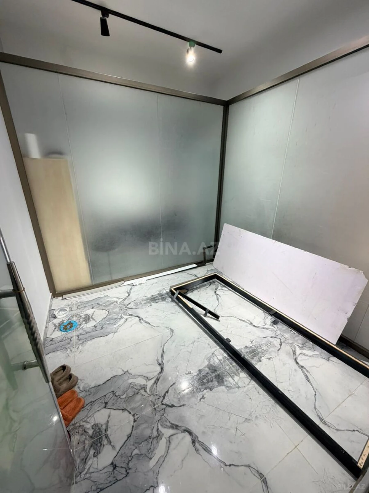 Kirayə verilir 3 otaqlı ofis 110 m²