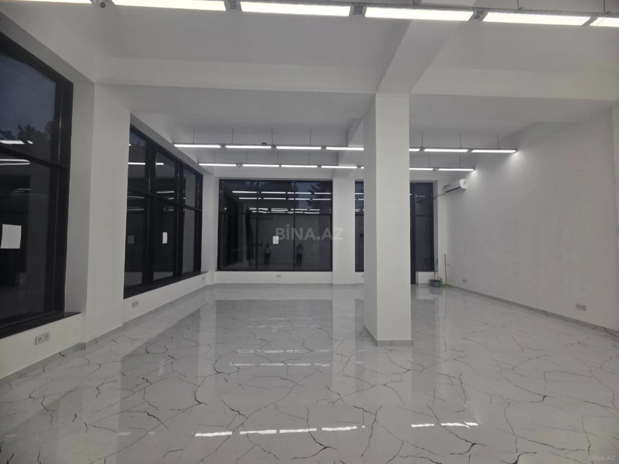 Kirayə verilir 1 otaqlı mənzil 98 m²