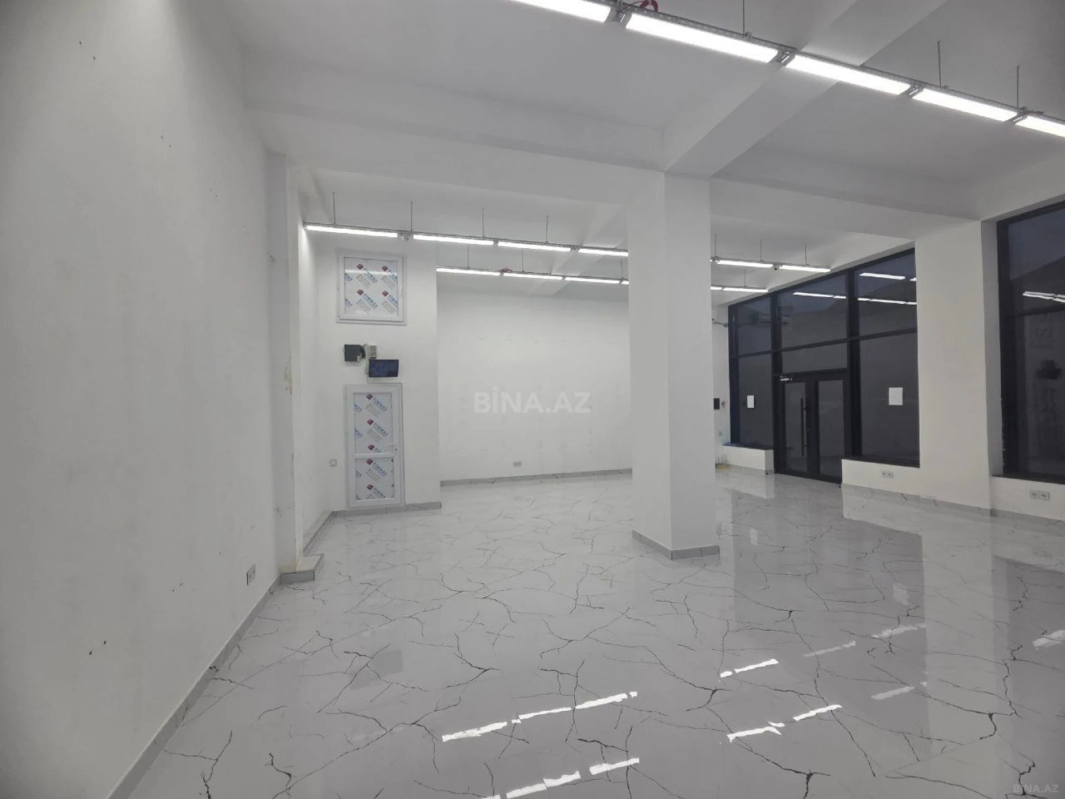 Kirayə verilir 1 otaqlı mənzil 98 m²