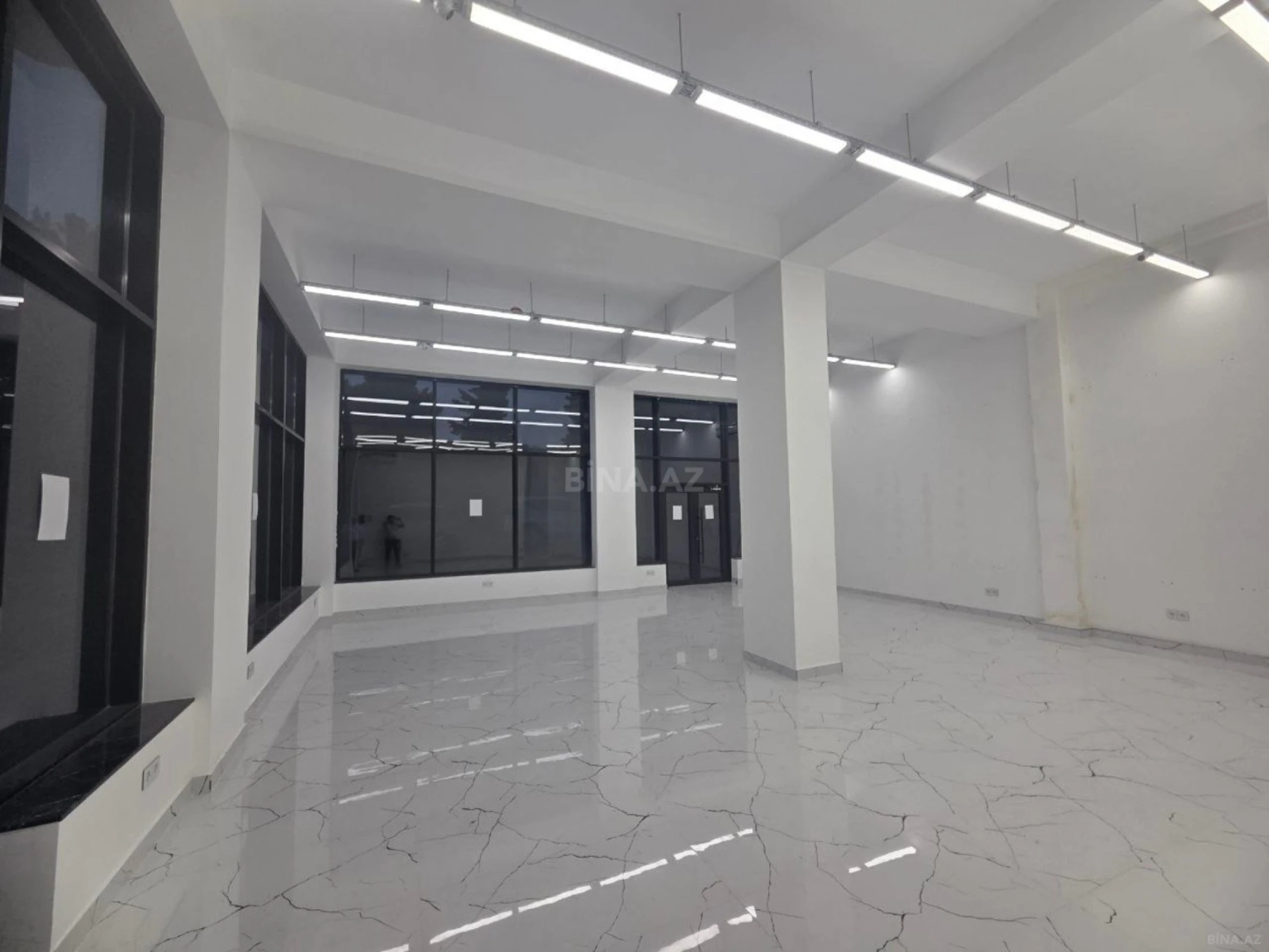 Kirayə verilir 1 otaqlı mənzil 98 m²
