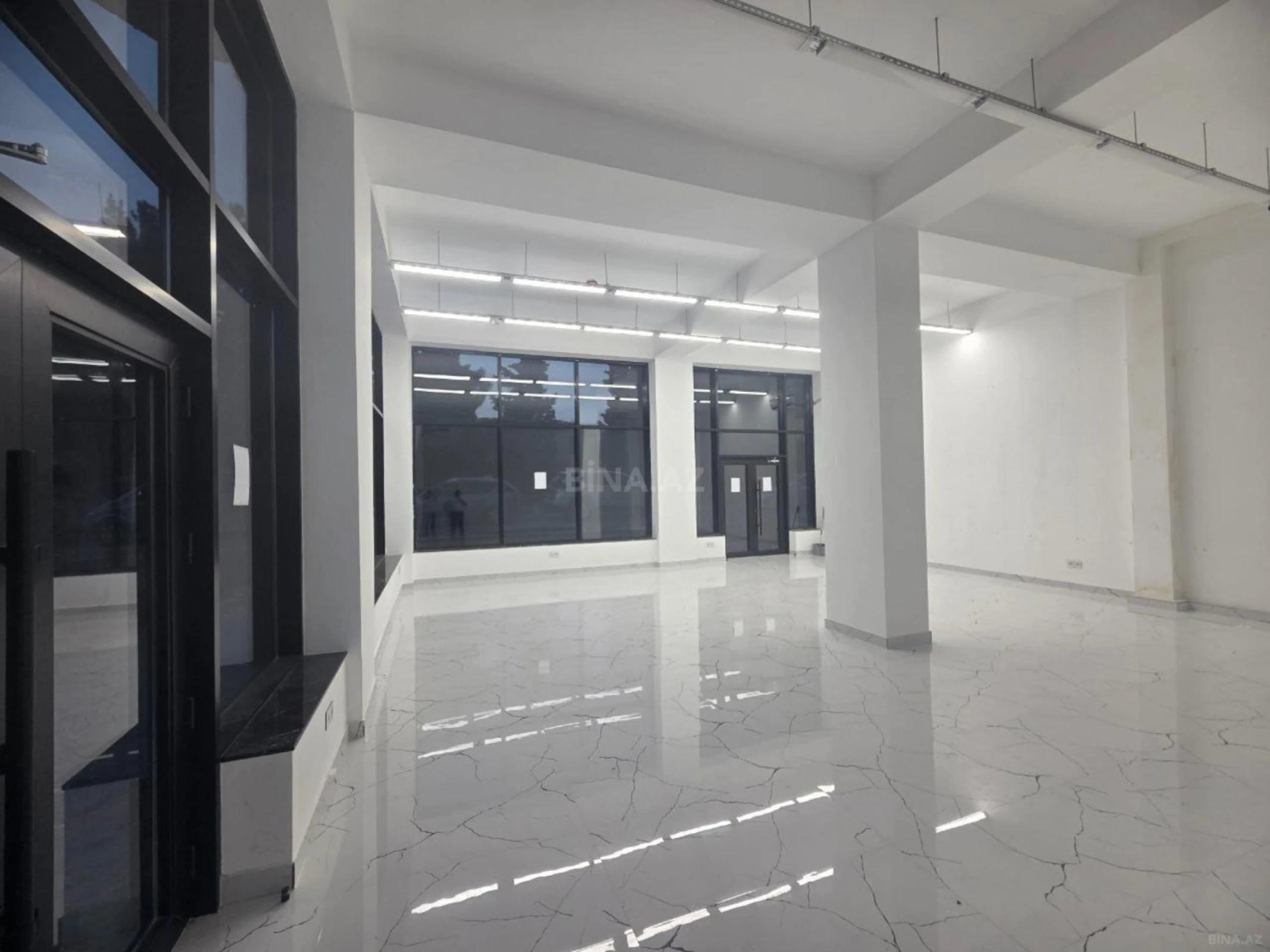 Kirayə verilir 1 otaqlı mənzil 98 m²