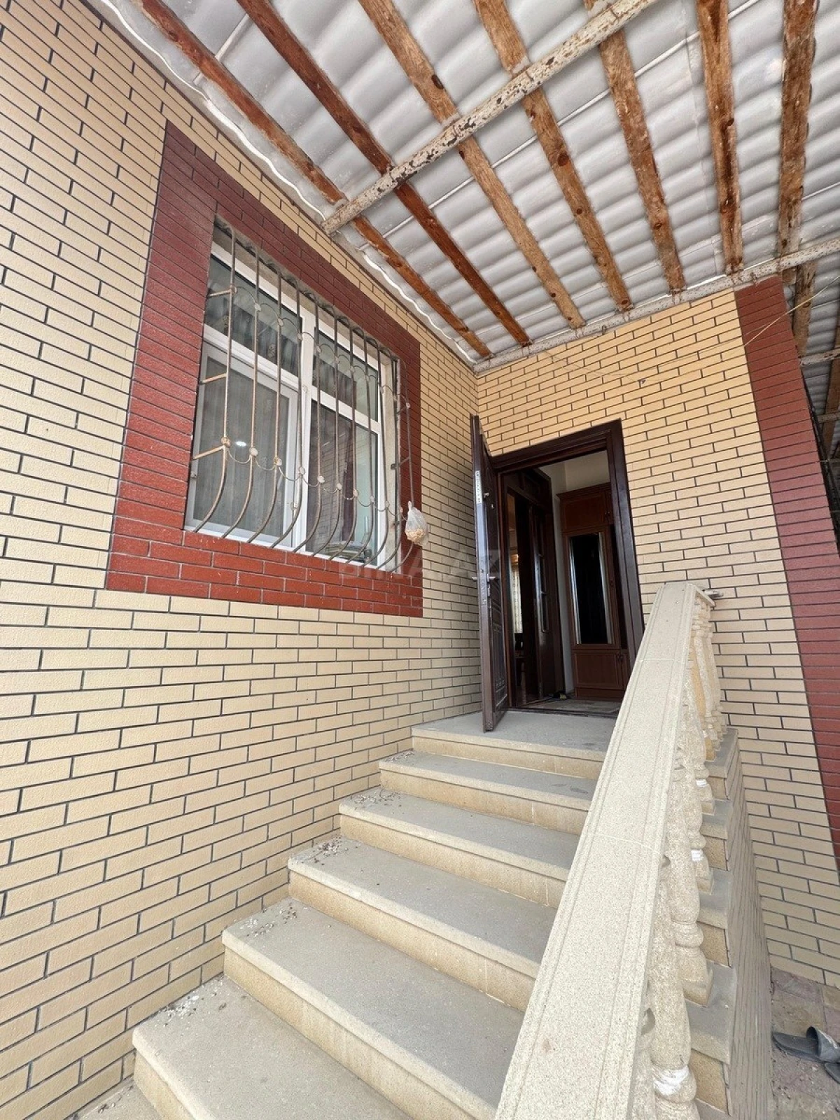 Satılır 4 otaqlı həyət evi 140 m²