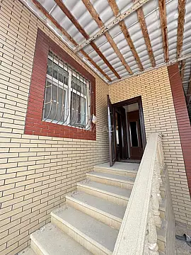Satılır 4 otaqlı həyət evi 140 m²