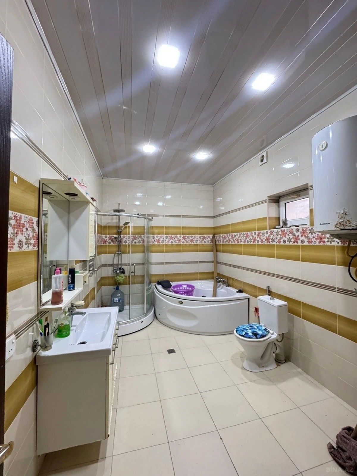 Satılır 4 otaqlı həyət evi 140 m²