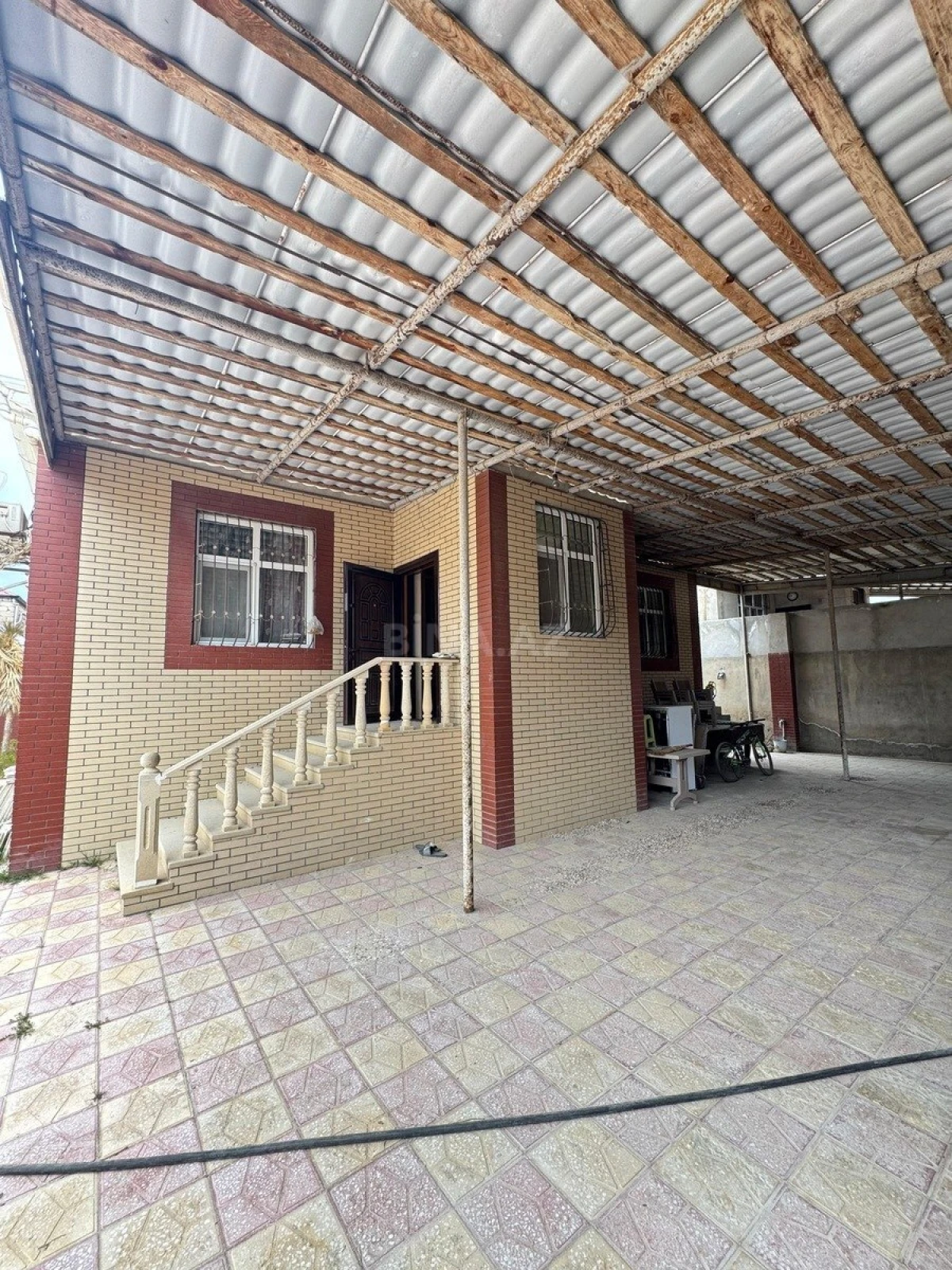 Satılır 4 otaqlı həyət evi 140 m²