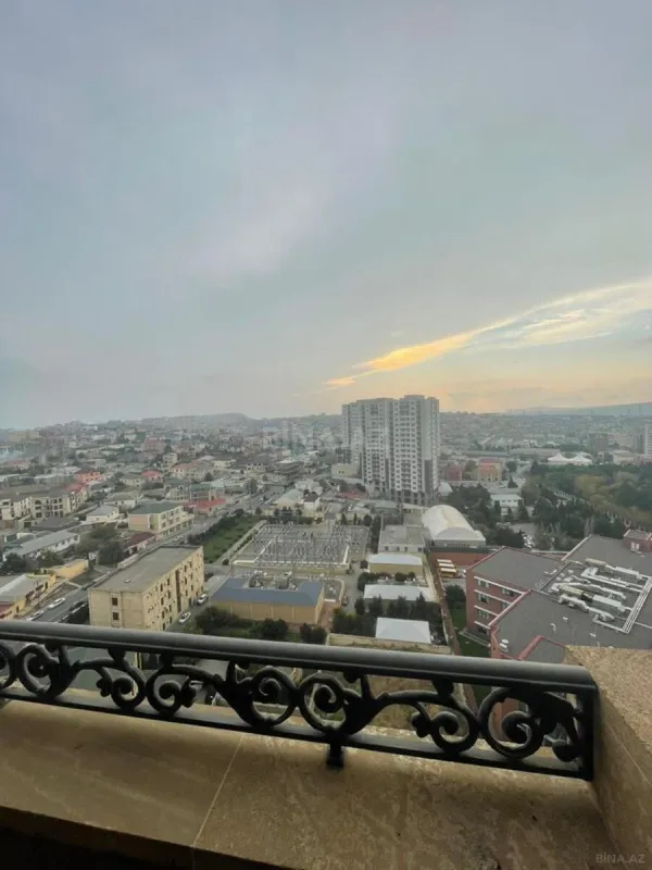 Satılır 3 otaqlı mənzil 140 m²