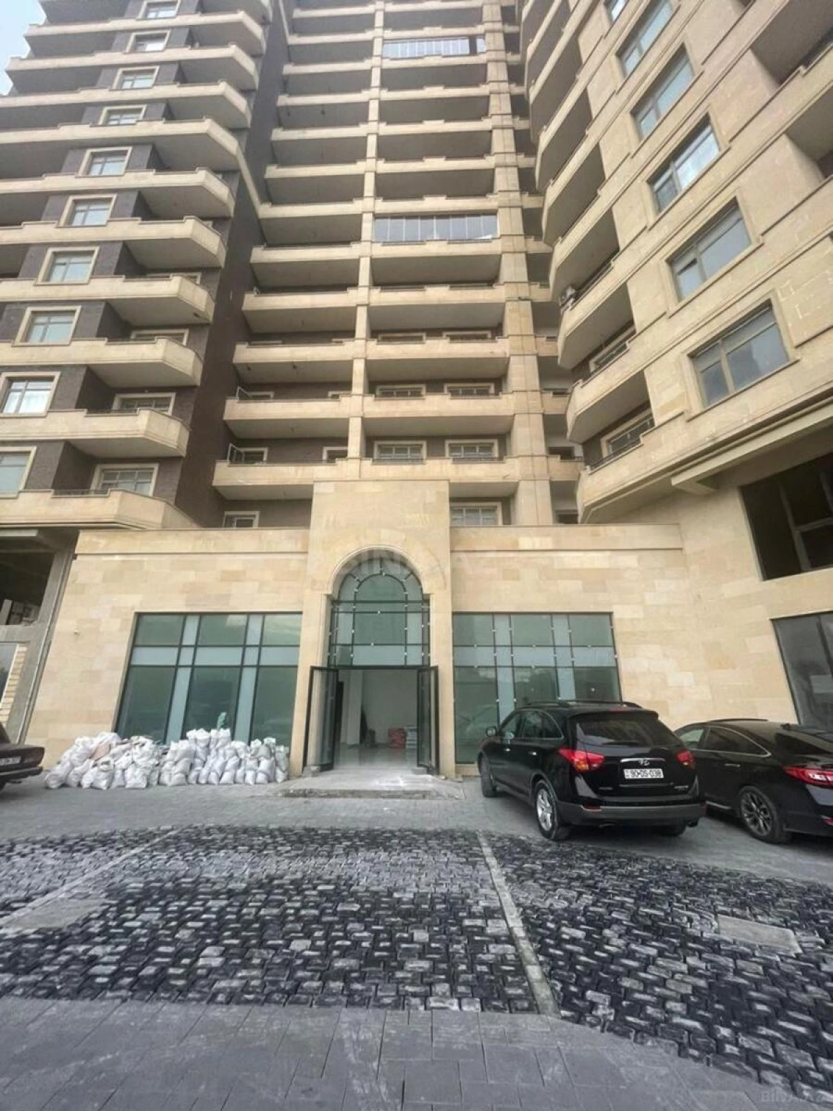 Satılır 3 otaqlı mənzil 140 m²