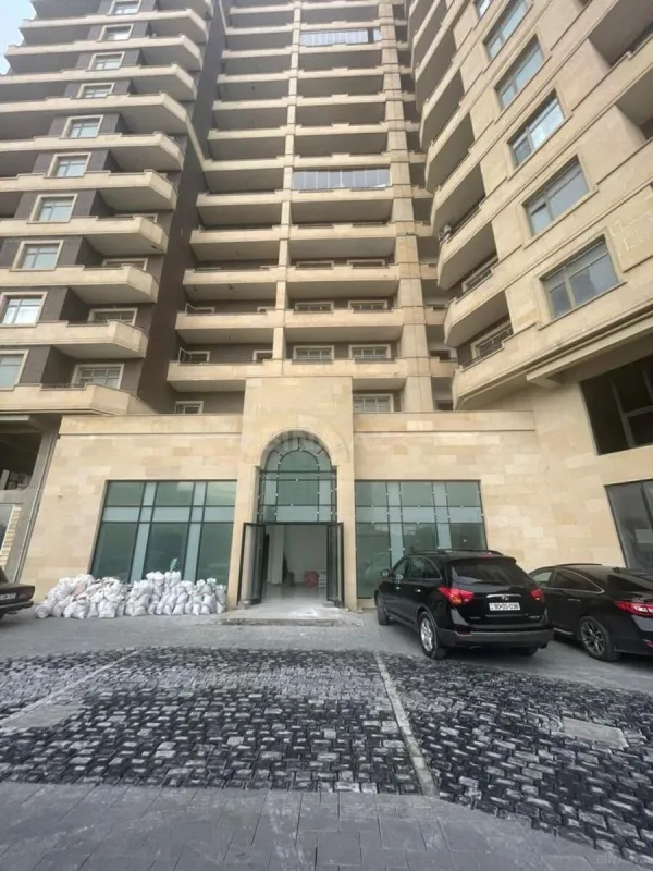 Satılır 3 otaqlı mənzil 140 m²
