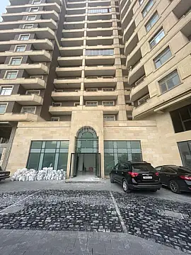 Satılır 3 otaqlı mənzil 140 m²