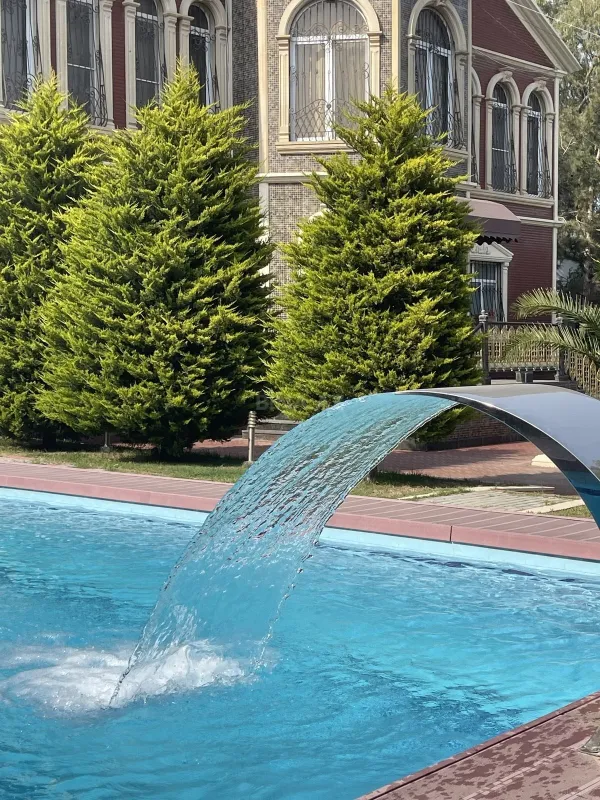 Satılır 15 otaqlı həyət evi 600 m²