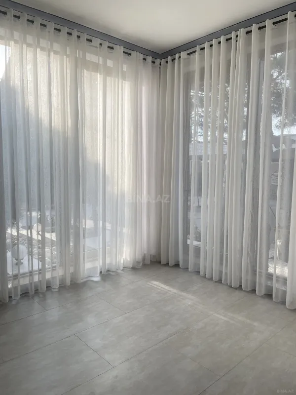 Satılır 15 otaqlı həyət evi 600 m²