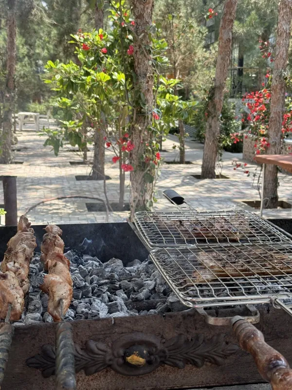 Satılır 15 otaqlı həyət evi 600 m²