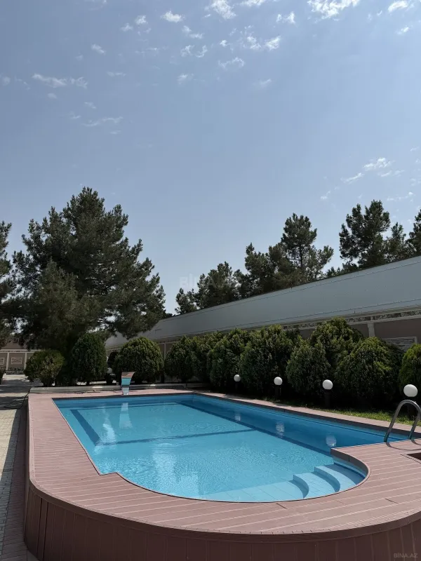 Satılır 15 otaqlı həyət evi 600 m²