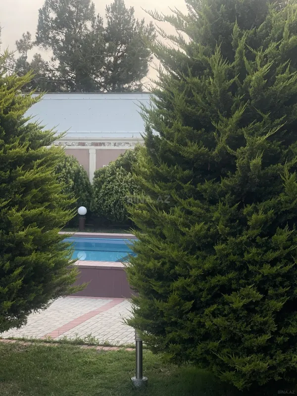 Satılır 15 otaqlı həyət evi 600 m²